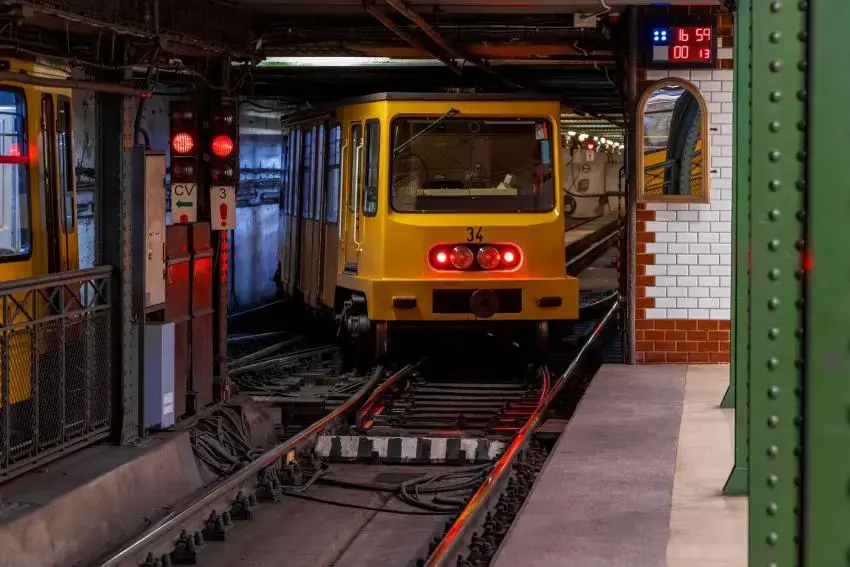 Belieferung der Linie M1 (Metró Budapest) mit CICO® TL 22 B wird fortgesetzt!